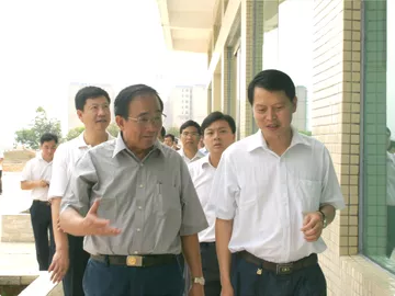 2009年5月13日廣東省副省長李容根同志 蒞臨聰明人集團視察工作